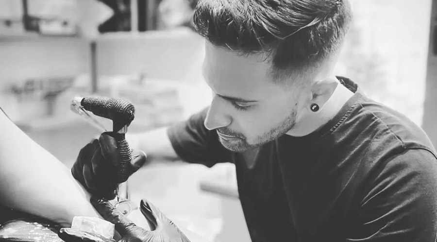 Apprentice Tattoos: Exploring the Pros and Cons of Getting a Tattoo from an  Aspiring Artist — Certified Tattoo Studios